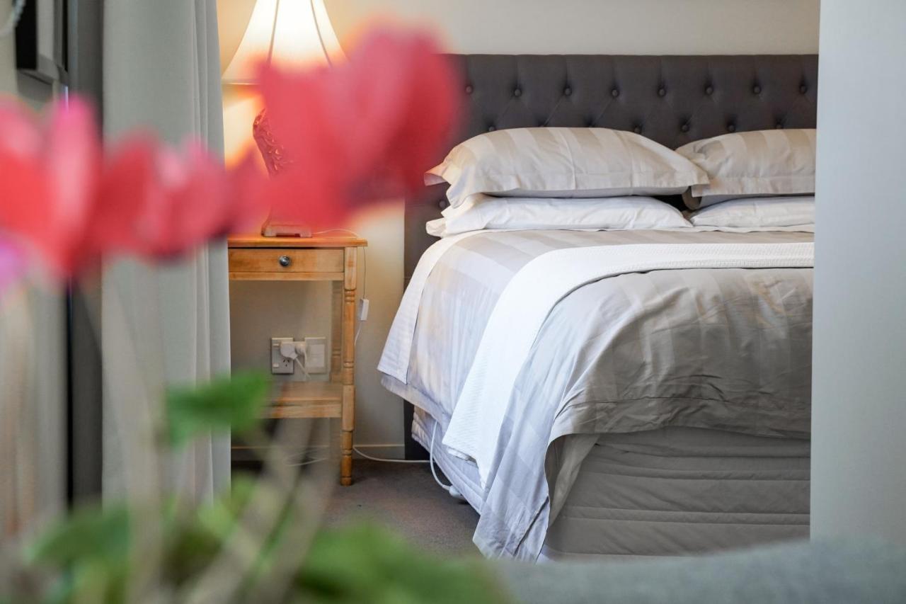 Ambience On Pacific Bed & Breakfast Palmerston North Dış mekan fotoğraf